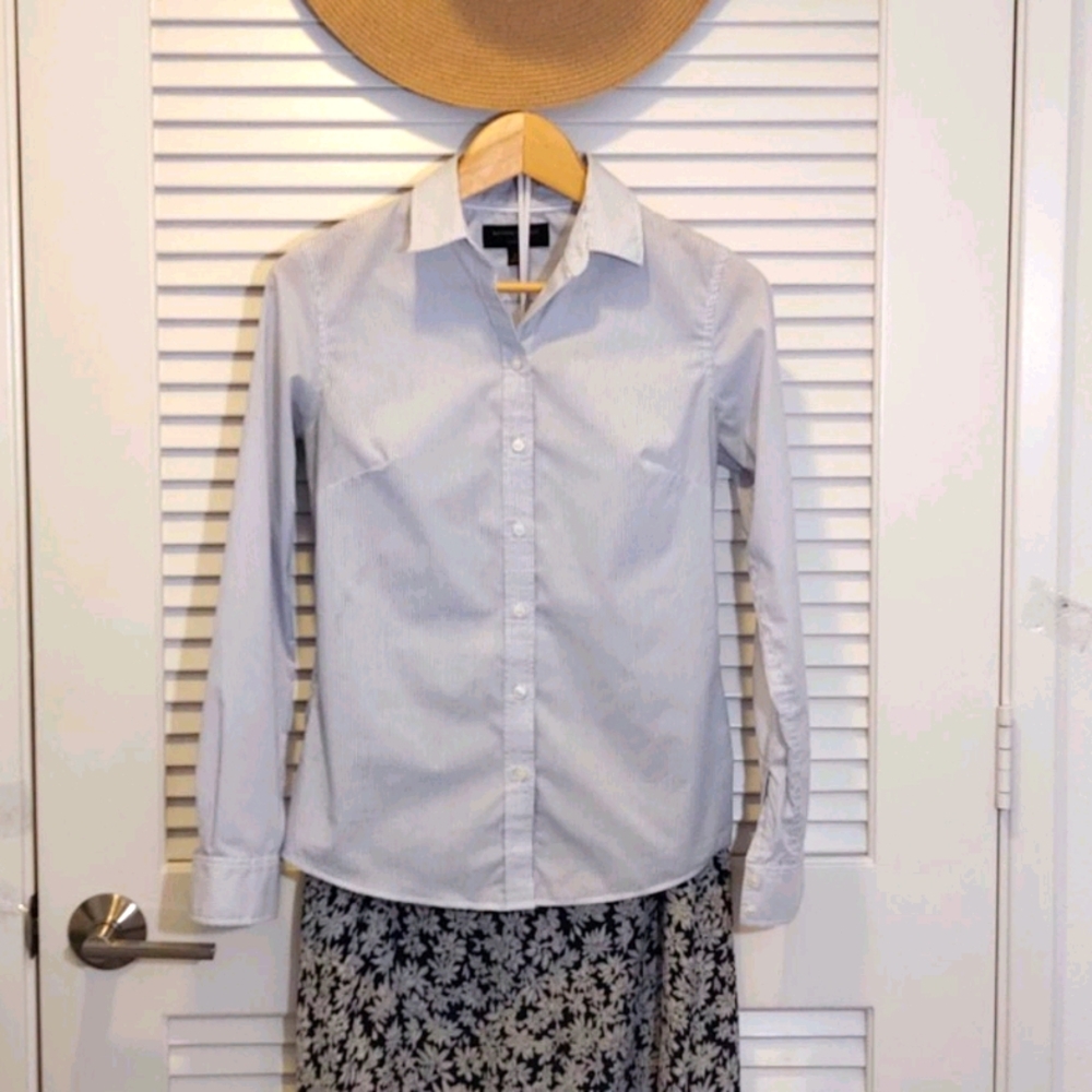 Banana Republic Fitted Button Up